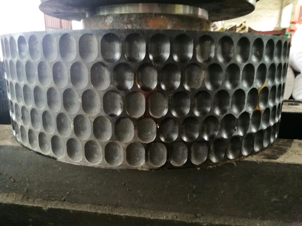 ����C݁��